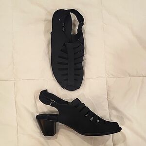 Munro Black Suede Sandal 8